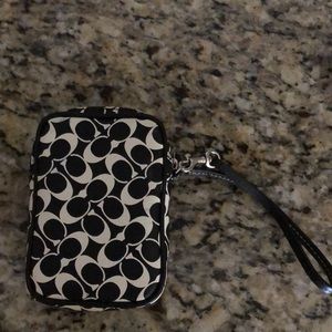 Coach Wristlet✨